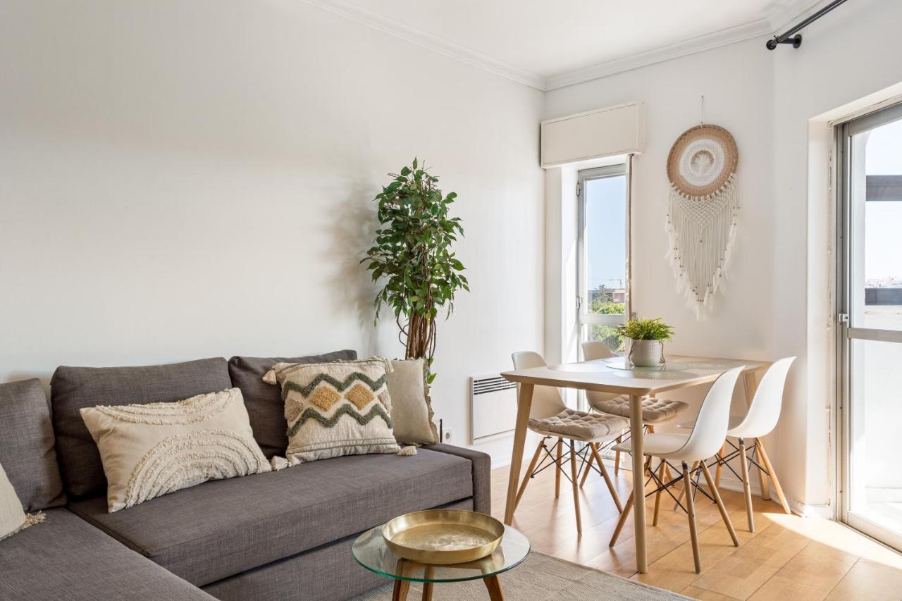 Joivy Bright Bohemian Flat In Cascais Apartment Bagian luar foto